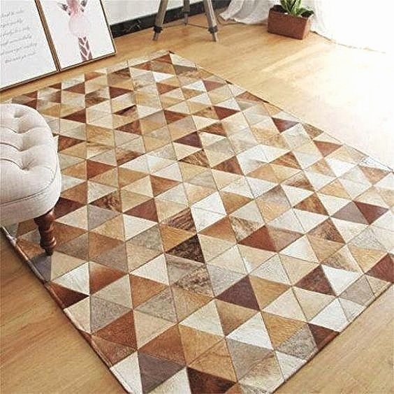 Alfombra artesanal de piel bovina en ambiente decorado, 24